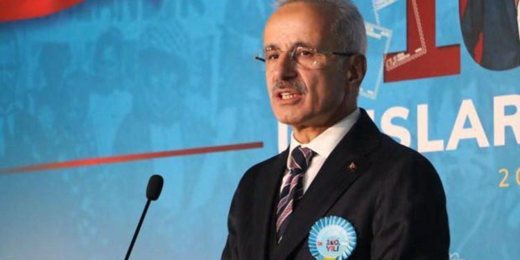 Bakan Uraloğlu, İstanbul-Ankara Üstün Süratli Treni için tarih verdi